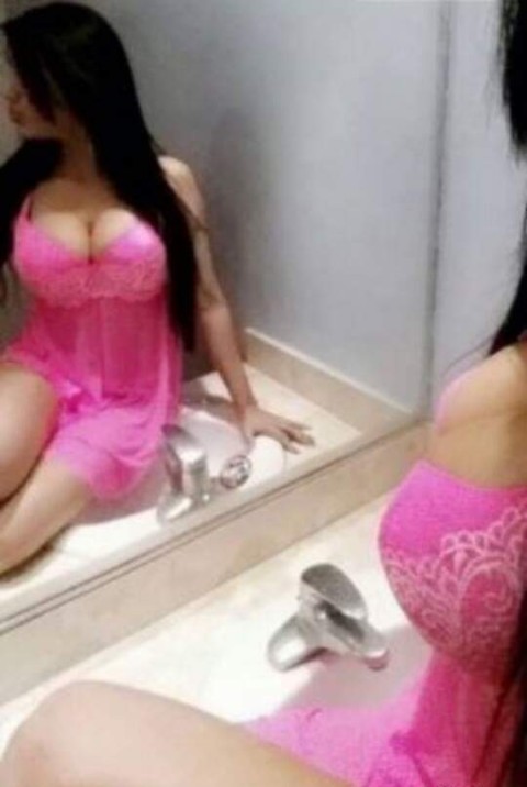 Pup Play cu Românca Experiențată din Faleza Nord